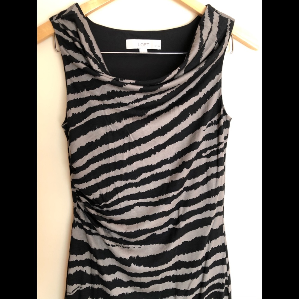 LOFT RUCHED SLEEVELESS STRIPED DRESS 👗 Size XSP - Picture 5 of 9
